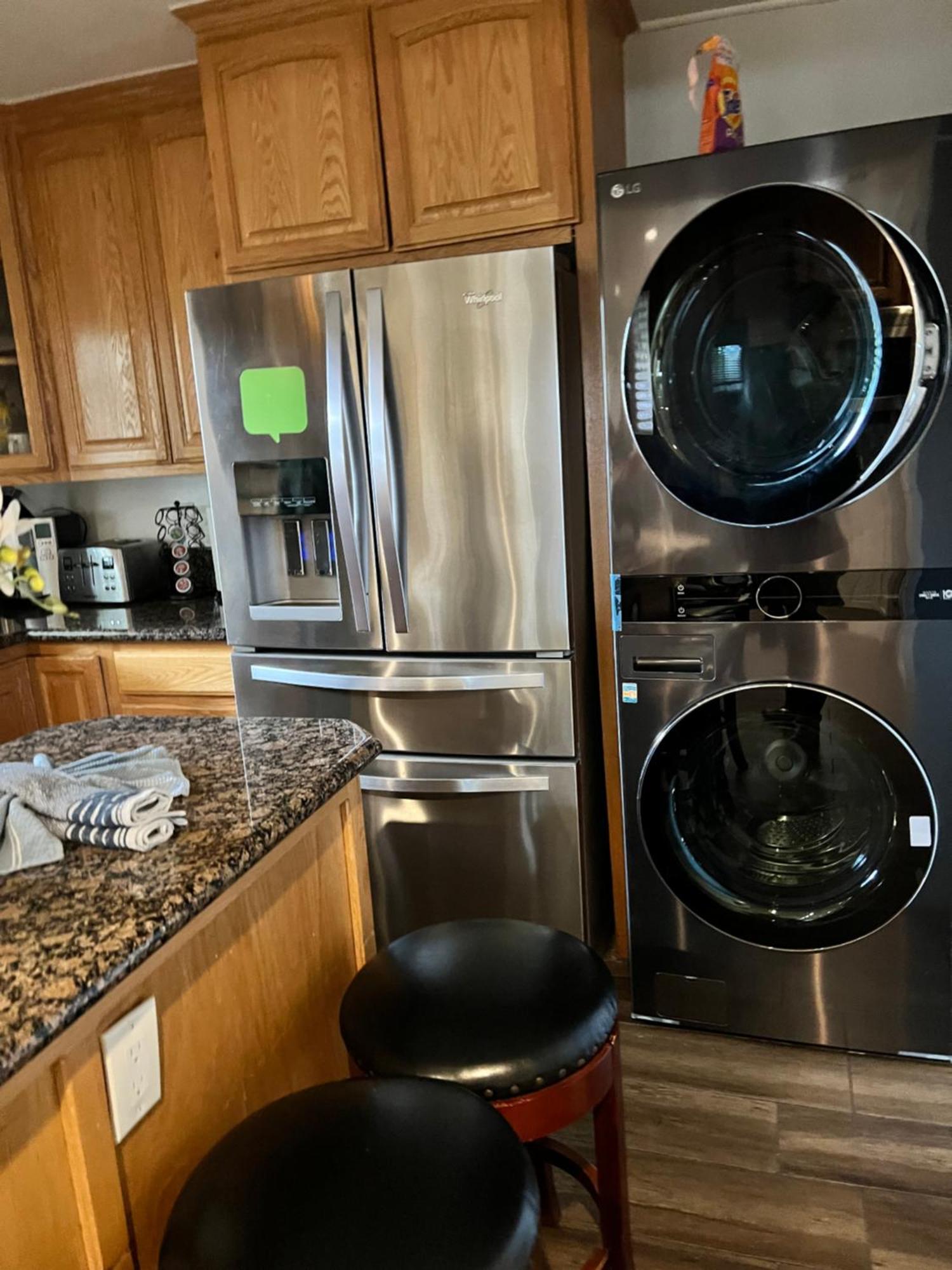 An Amazing Comfortable Front House Apartment *